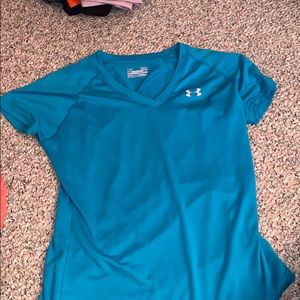 underarmour medium shirt